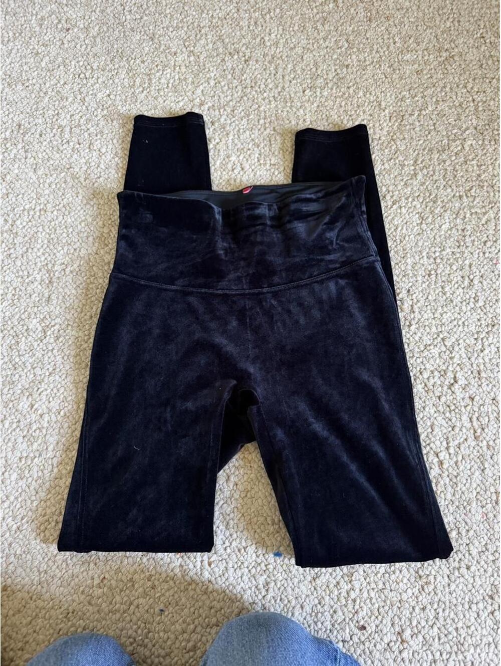 Black velvet Spanx leggings